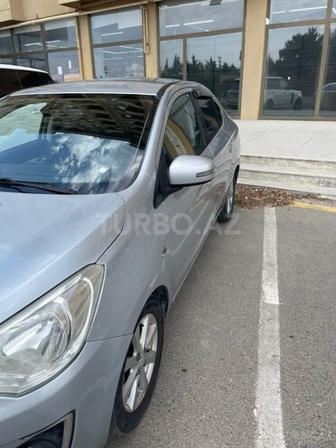 Mitsubishi Attrage-3