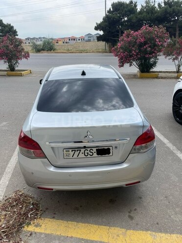 Mitsubishi Attrage-2
