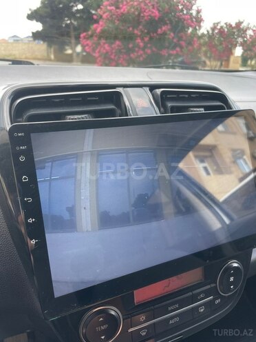 Mitsubishi Attrage-6