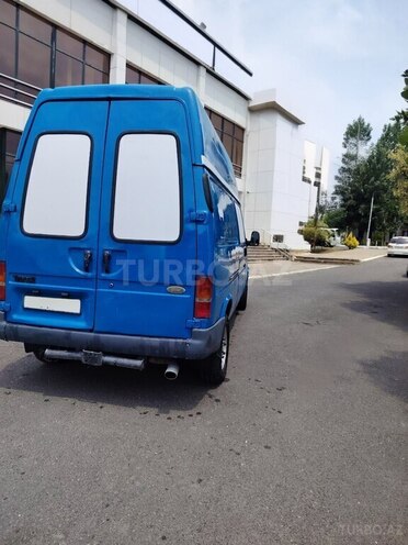 Ford Transit-4
