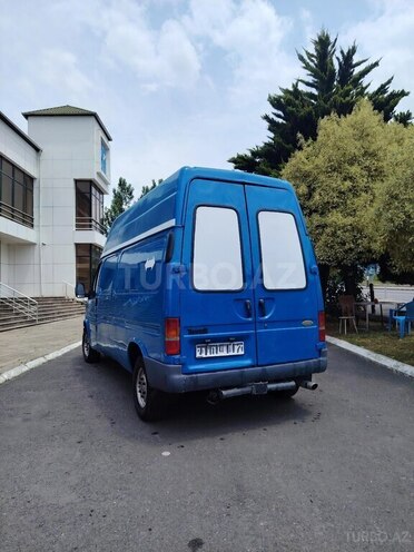 Ford Transit-5