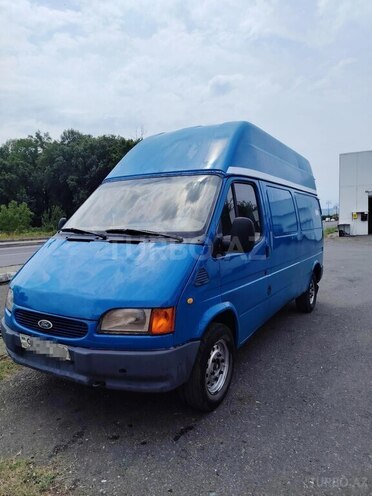 Ford Transit-10