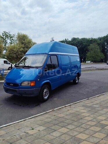 Ford Transit-8