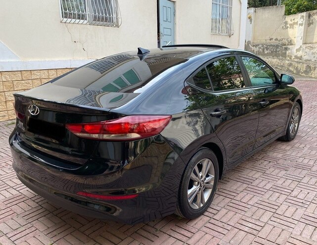 Hyundai Elantra-6