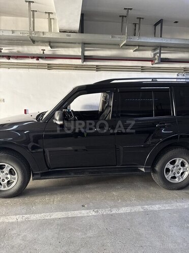 Mitsubishi Pajero-7