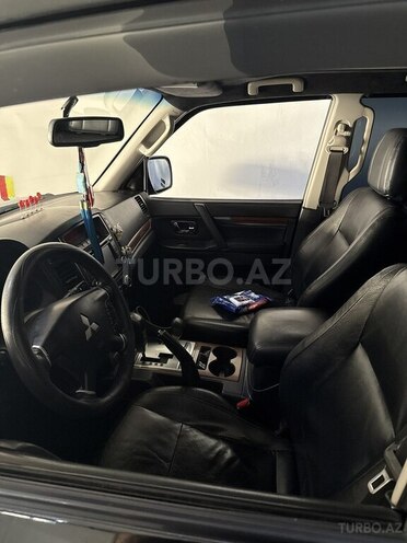 Mitsubishi Pajero-3