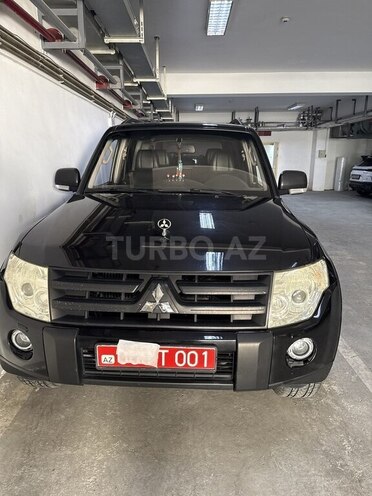 Mitsubishi Pajero-1
