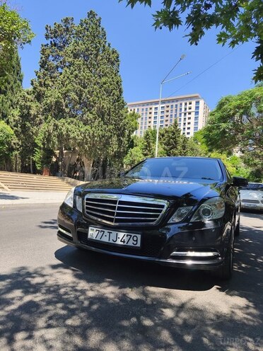 Mercedes E 250-1