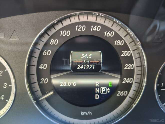 Mercedes E 250-13