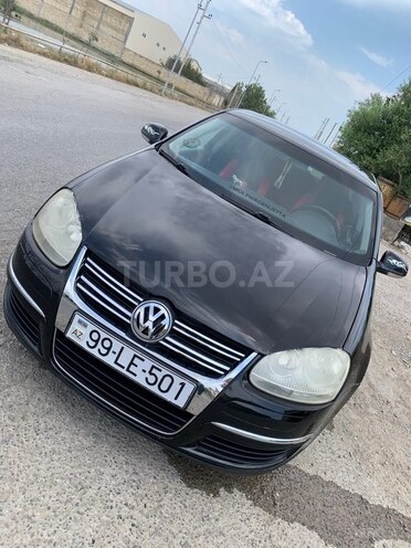 Volkswagen Jetta-1