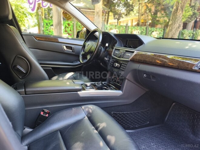 Mercedes E 250-8
