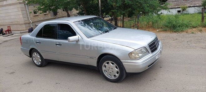 Mercedes C 220-2