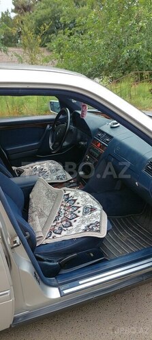 Mercedes C 220-11