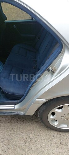 Mercedes C 220-17