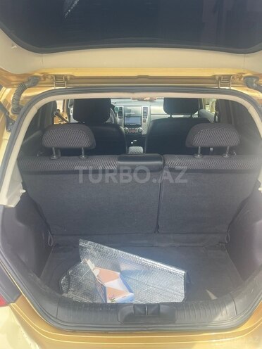 Nissan Tiida-6