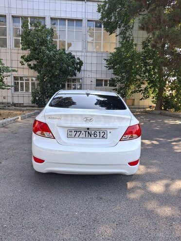 Hyundai Accent-2