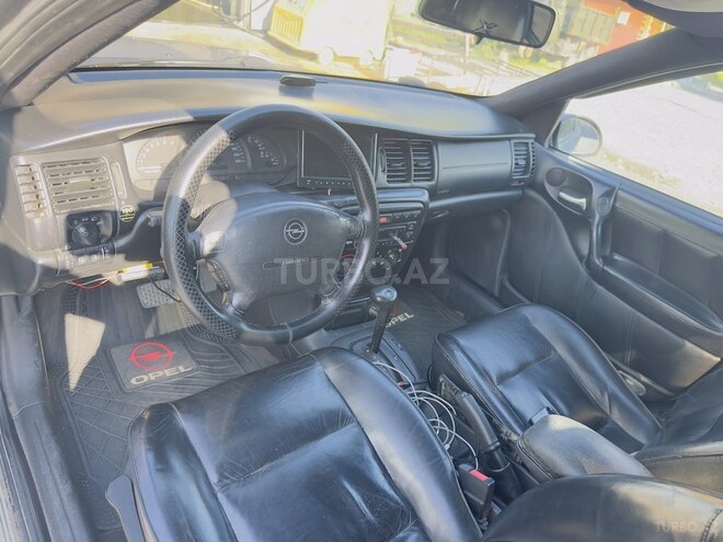 Opel Vectra-3