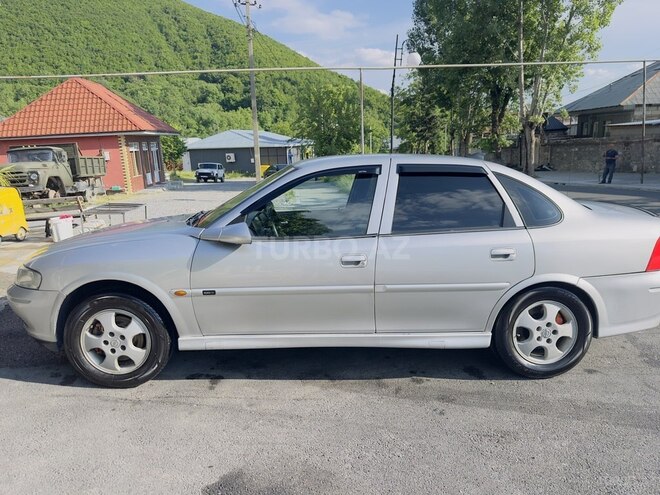 Opel Vectra-8