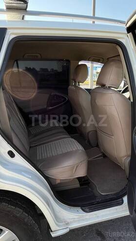Toyota RAV4-9