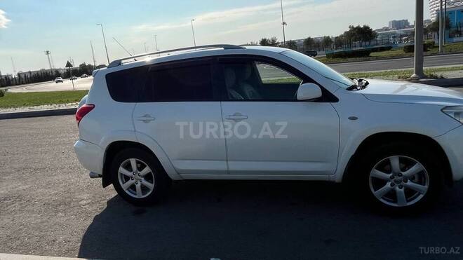 Toyota RAV4-8