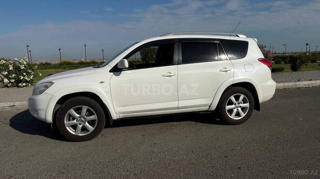 Toyota RAV4-4