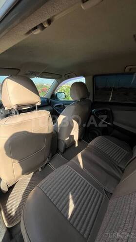 Toyota RAV4-15