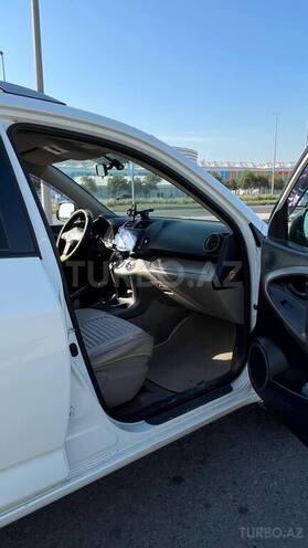 Toyota RAV4-10