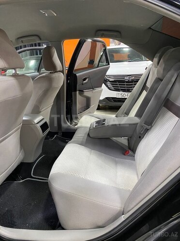 Toyota Camry-15