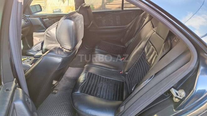 Mercedes E 230-8