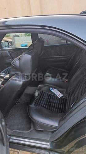 Mercedes E 230-5