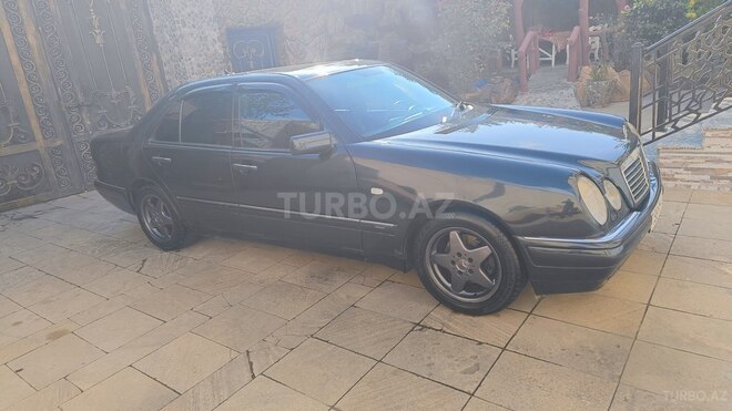Mercedes E 230-10