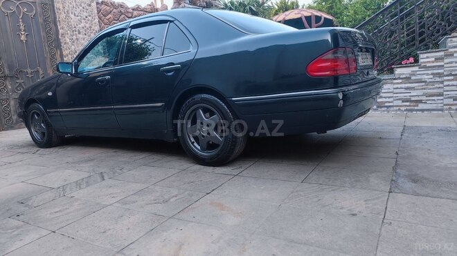 Mercedes E 230-12