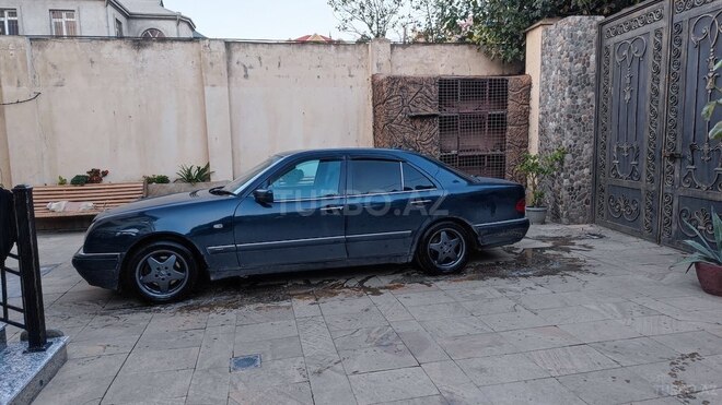 Mercedes E 230-13