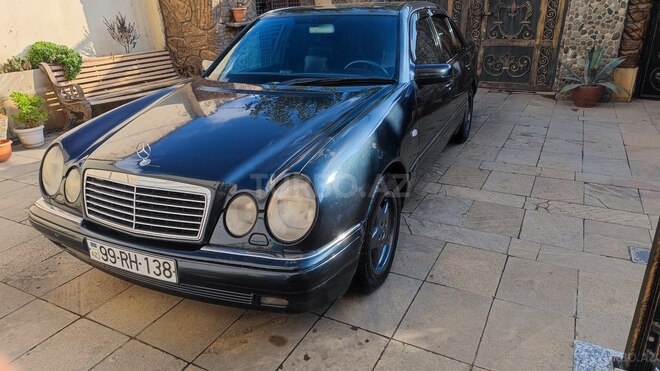 Mercedes E 230-7