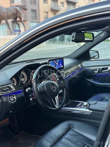 Mercedes E 220-12