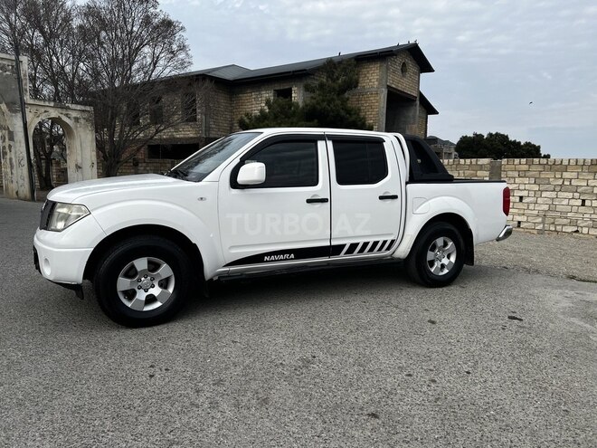 Nissan Navara-2