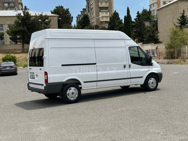 Ford Transit-6