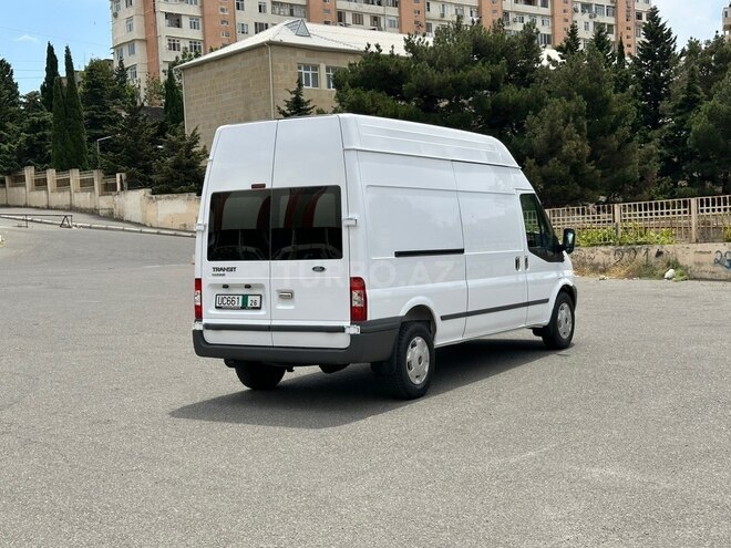 Ford Transit-4