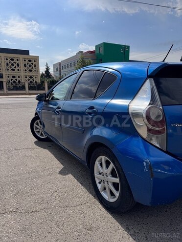 Toyota Prius C-6