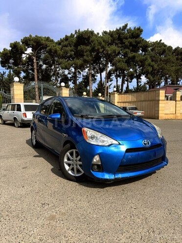 Toyota Prius C-1