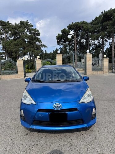 Toyota Prius C-2