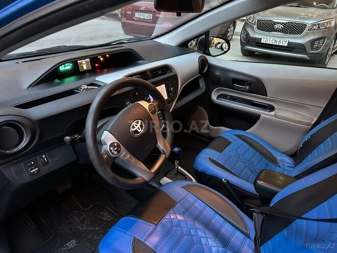 Toyota Prius C-8