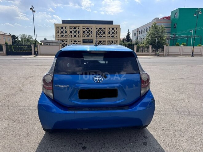 Toyota Prius C-7