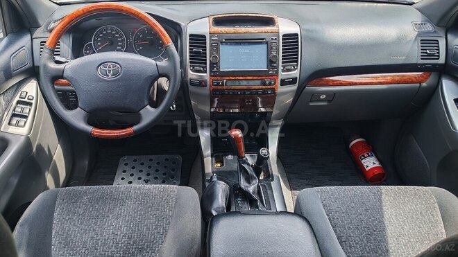 Toyota Land Cruiser Prado-10