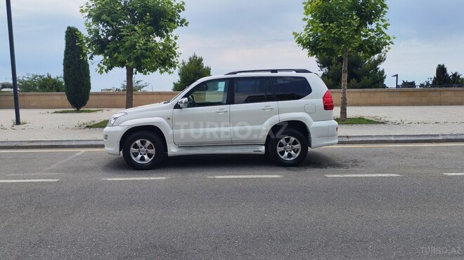 Toyota Land Cruiser Prado-11