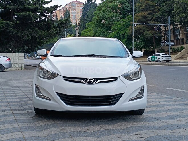 Hyundai Elantra-1