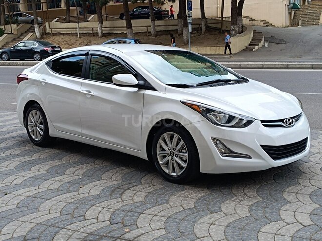 Hyundai Elantra-3