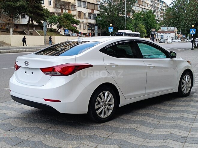 Hyundai Elantra-5