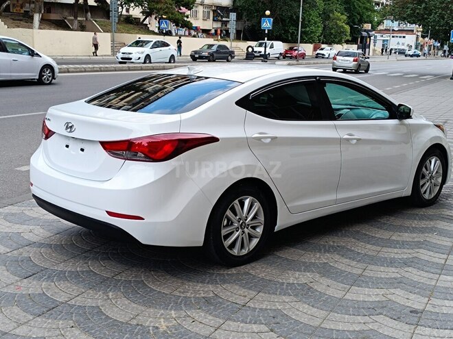 Hyundai Elantra-9