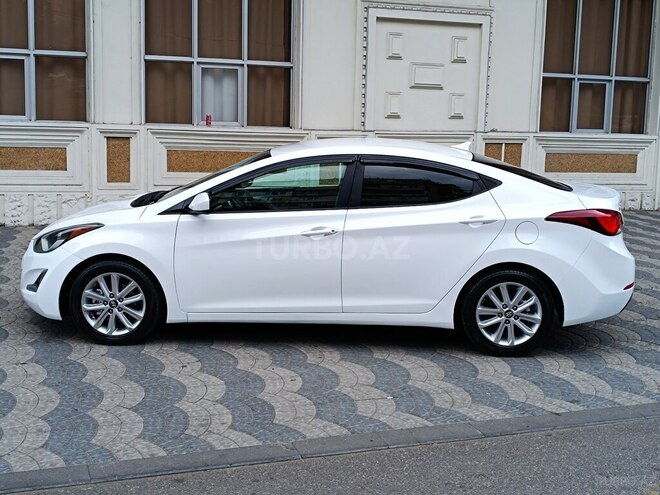 Hyundai Elantra-10